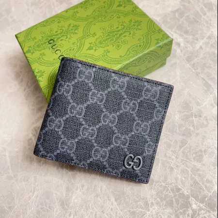 グッチ 折り財布