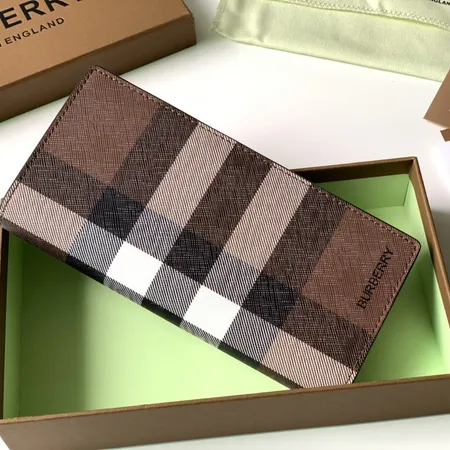 バーバリー ス 長財布