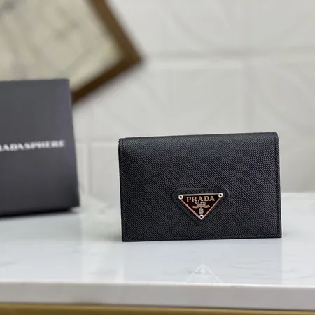 プラダ 長財布