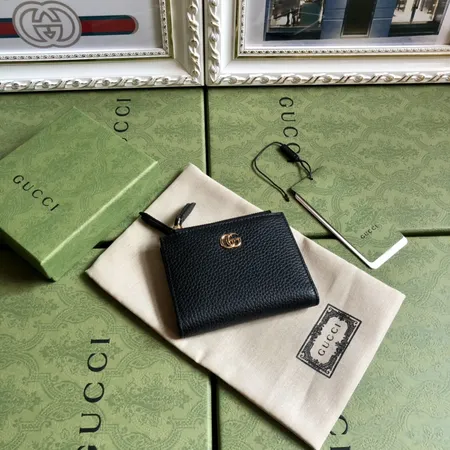 グッチ 折り財布