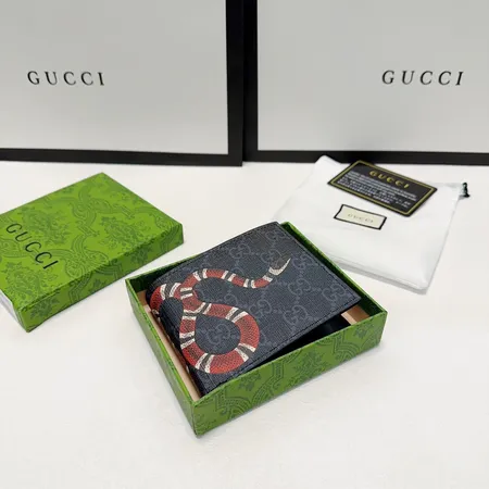 グッチ 折り財布