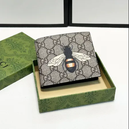 グッチ 折り財布