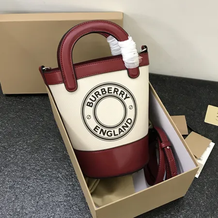 バーバリー ス キーケース