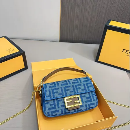 フェンディ キーケース