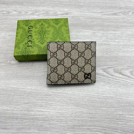 グッチ 折り財布