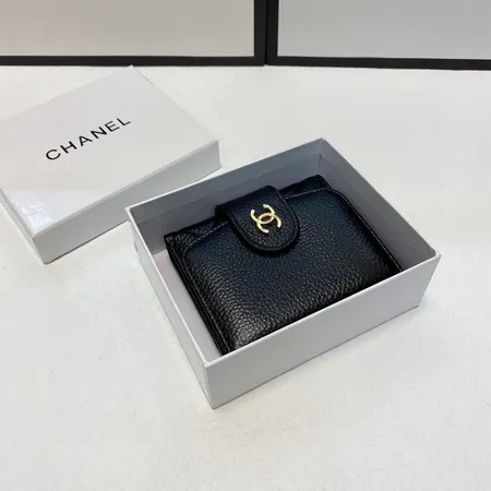 シャネル 折り財布