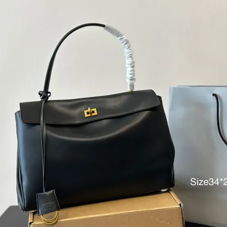 バレンシアガ キーケース