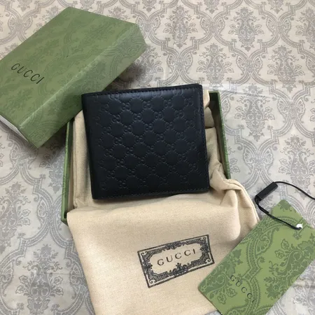 グッチ 折り財布