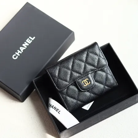 シャネル 折り財布