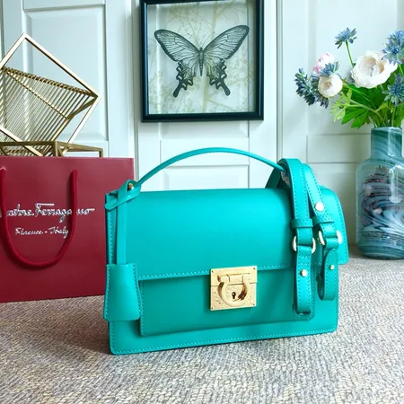 フェラガモ キーケース