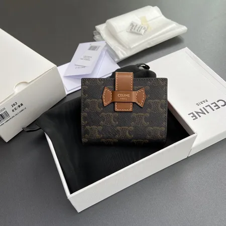 セリーヌ 折り財布