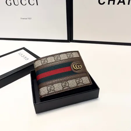 グッチ 折り財布