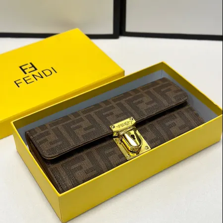フェンディ 長財布