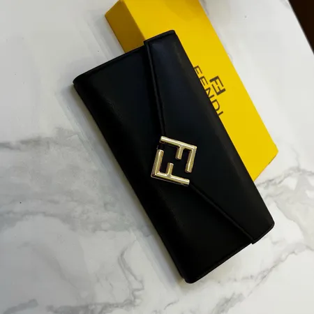 フェンディ 長財布