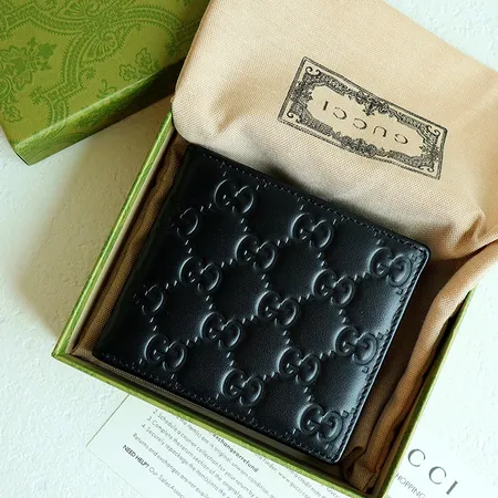 グッチ 折り財布