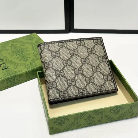 グッチ 折り財布