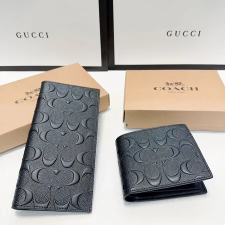 コーチ 折り財布