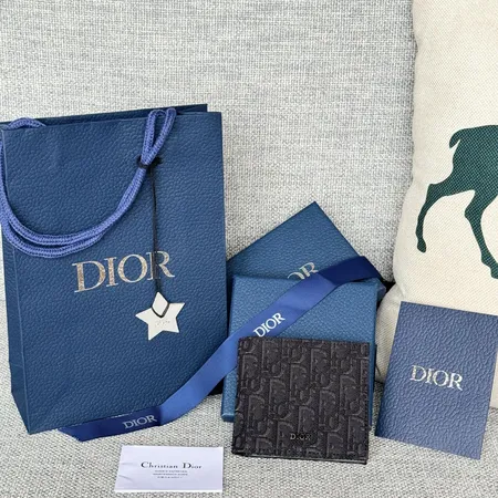 ディオール 折り財布