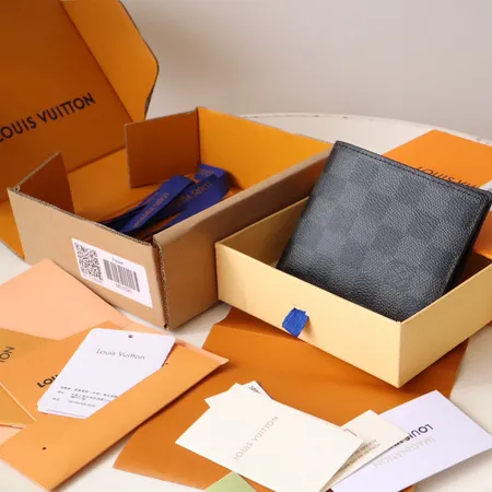 ルイヴィトン 折り財布