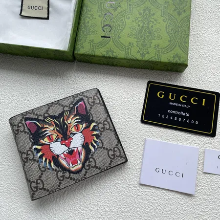 グッチ 折り財布