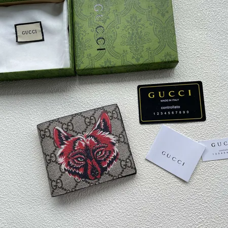 グッチ 折り財布