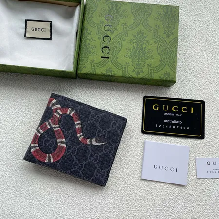 グッチ 折り財布