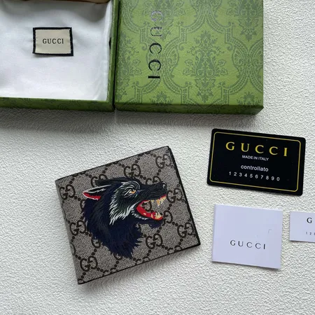 グッチ 折り財布