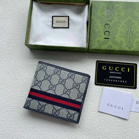 グッチ 折り財布