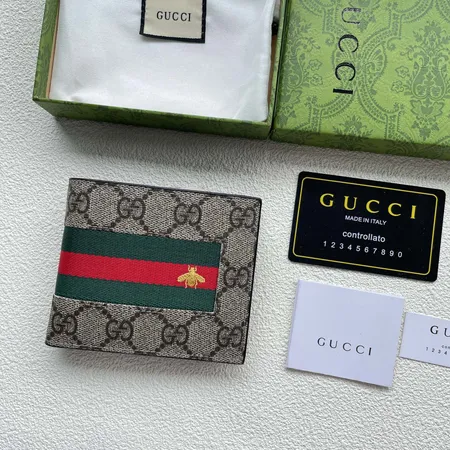 グッチ 折り財布