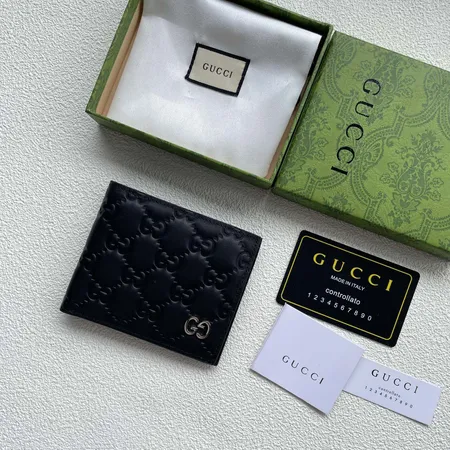グッチ 折り財布