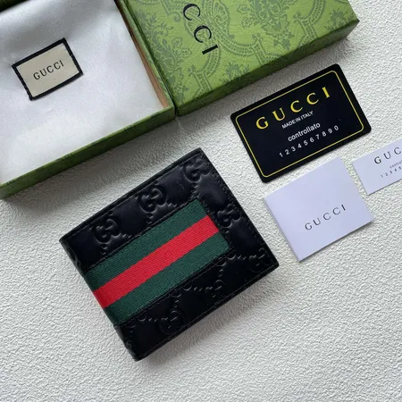 グッチ 折り財布