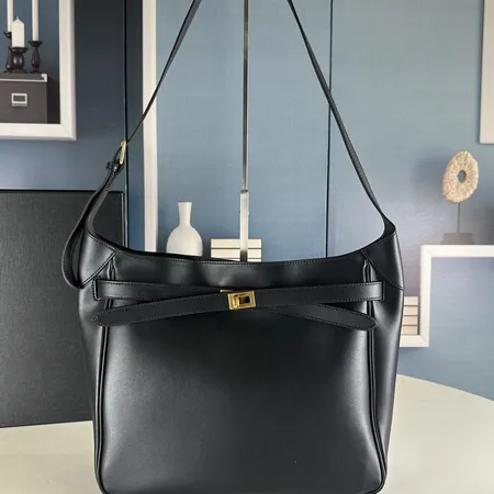 バレンシアガ キーケース