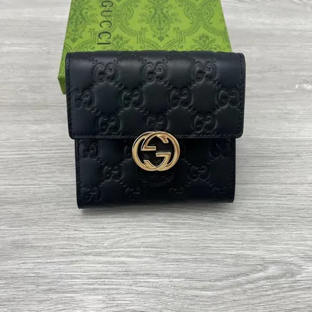 グッチ 折り財布