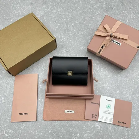 ミュウミュウ 長財布