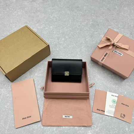 ミュウミュウ 長財布