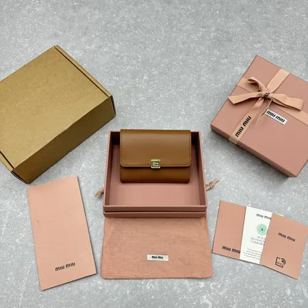 ミュウミュウ 長財布