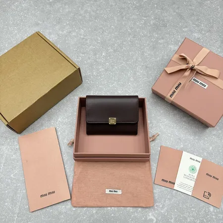 ミュウミュウ 長財布