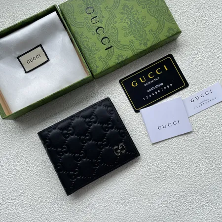 グッチ 折り財布