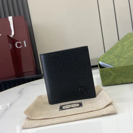 グッチ 折り財布