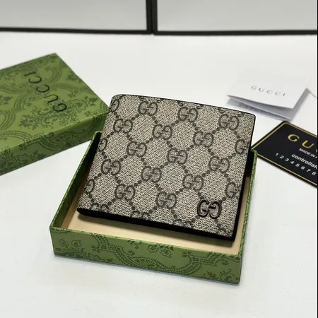 グッチ 折り財布