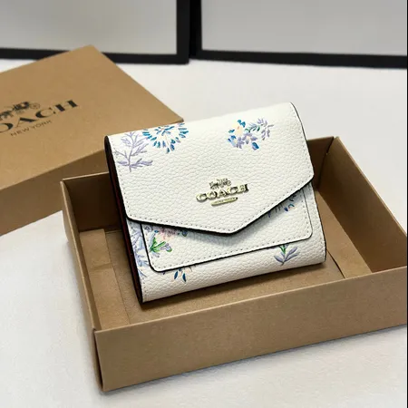 コーチ 折り財布