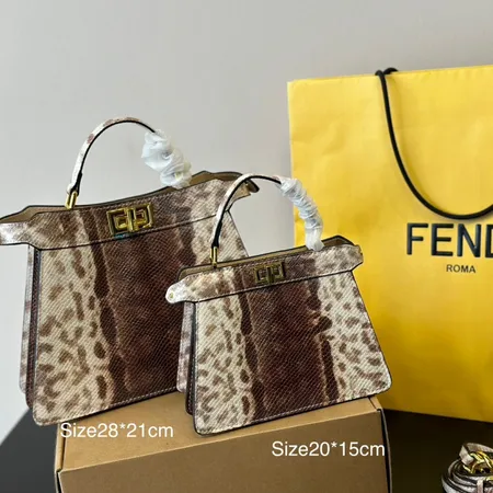 フェンディ キーケース