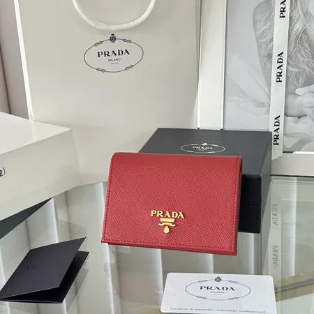 プラダ 折り財布