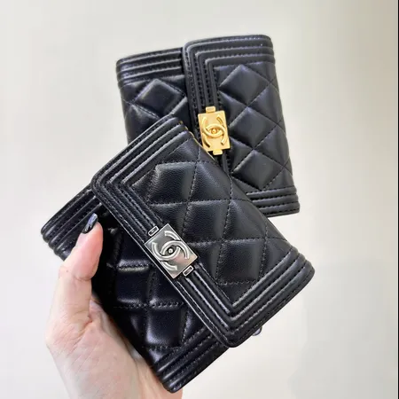 シャネル 折り財布