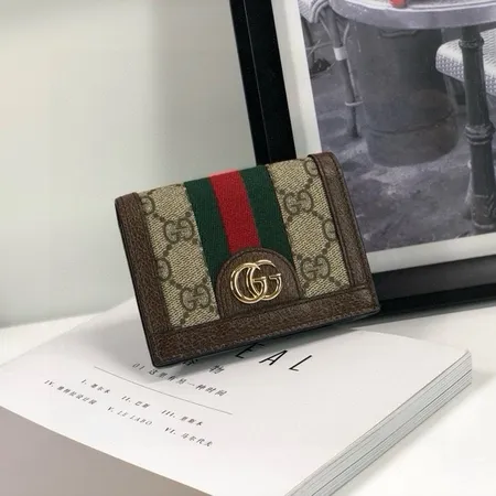 グッチ 折り財布