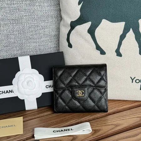 シャネル 折り財布