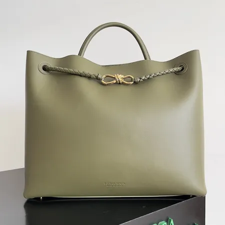 ボッテガ ヴェネタ キーケース