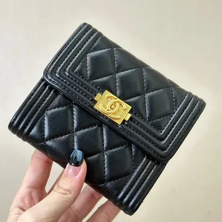 シャネル 折り財布