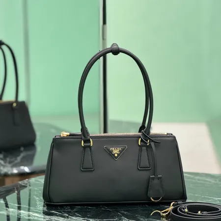 プラダ キーケース