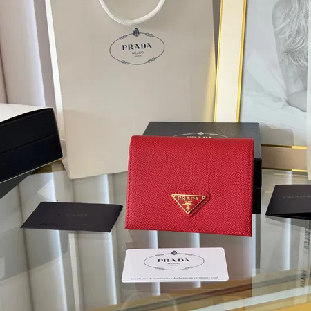 プラダ 折り財布